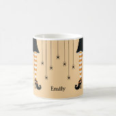 オレンジ色の魔女の脚とハロウィーンの名前のクモ コーヒーマグカップ (中央)