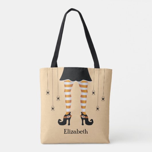 オレンジ色の魔女の脚とハロウィーンの名前のクモ トートバッグ (裏面)