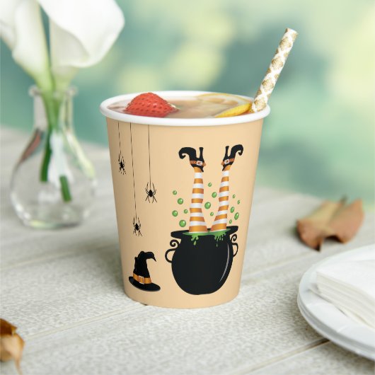 オレンジ色の魔女の脚と不気味なクモのハロウィーン 紙コップ (インサイチュ)