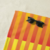 オレンジ色の黄ストライプの色 ビーチタオル (インサイチュ)