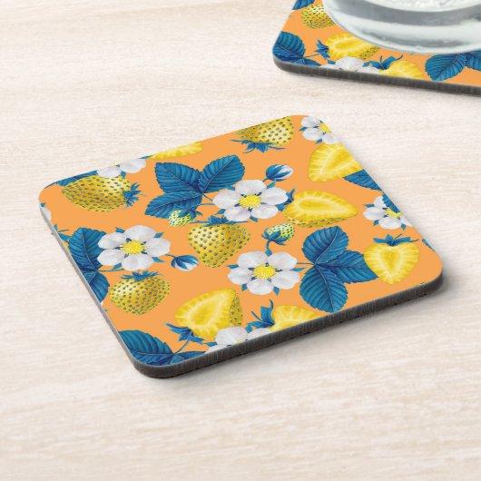 オレンジ色の黄色いイチゴ コースター (左側)