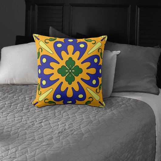 オレンジ色の黄色いスペインのタイルパターン クッション