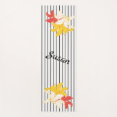 オレンジ色の黄色の白い花と白 ヨガマット (正面)