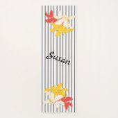 オレンジ色の黄色の白い花と白 ヨガマット (裏面)