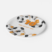 オレンジ色の黒いサッカーチームカラーバースデーパーティー ペーパープレート (アングル)
