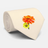 オレンジ色の《植物》百日草と黄色の《植物》百日草 ネクタイ (ロール)