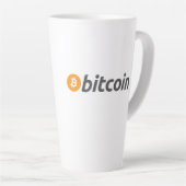オレンジ色のBitcoinシンボルを持つ大きなBitcoinロゴ カフェラテマグ (右アングル)