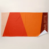 オレンジ色はっきりしたの幾何学色ブロックパーソナライズされた ビーチタオル (正面)