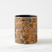 オレンジ色、灰色の水色の花。 マグカップ (中央)