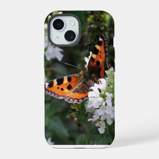 オレンジ蝶と白い花 iPhone 15ケース (裏面)