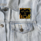 オレンジ黄色のシマウマのバチェロレッテピンがある花嫁 缶バッジ (インサイチュ)