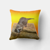 オレンジ、オッター、ラウンジクッション クッション (裏面)