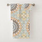 オレンジ、グレー、および青の幾何学曼荼羅 バスタオルセット (インサイチュ)