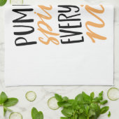 オレンジ&ブラックパンプキンスパイスサンクスギビング引用文 キッチンタオル (折り畳み)