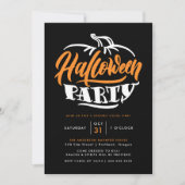 オレンジ&ブラックパンプキンタイポグラフィハローウィンパーティ 招待状 (正面)