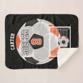 オレンジ、ホワイト、ブラックのサッカーボール シェルパブランケット (正面(横))