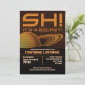 オレンジ・レトロウェーブ・サプライズバースデーパーティー招待状 招待状 (スタンド正面)