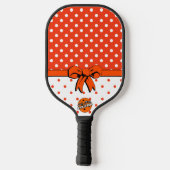 オレンジ、白水玉模様、オレンジパーソナライズされた弓 ピックルボールラケット (裏面)