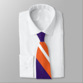 オレンジ、紫色、および白く斜めストライプのなタイ ネクタイ (タイ)