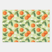 オレンジ、緑の離れ花と白の花模様 ラッピングペーパーシート (正面)