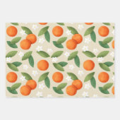 オレンジ、緑の離れ花と白の花模様 ラッピングペーパーシート (正面3)