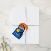 オレンジ – 青いテニスコート、カスタマイズ可能 ギフトタグ (より糸付き)