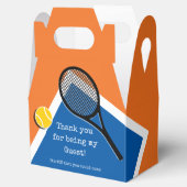 オレンジ – 青いテニスコート、カスタマイズ可能 フェイバーボックス (オープン)