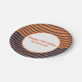 オレンパーソナライズされたジネイビーブルーストライプの誕生日 ペーパープレート (アングル)
