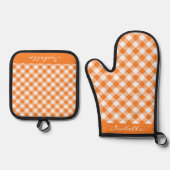 オレンパーソナライズされたジホワイトタータンチェックプレイド 鍋つかみ&鍋敷きセット (正面)