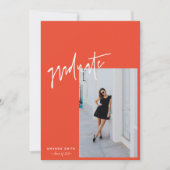 オレン鮮やかジピンクトレンディー台本の写真卒業 案内状 (正面)