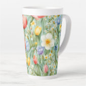 オロсフル春フローラフィールド。絵画の カフェラテマグ (右アングル)