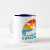 オワスコ湖 ニューヨーク州 カヤック ツートーンマグカップ (正面左)