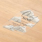 オンクラウドナインウォーターカラーベージュブライダルシャワー アクリル招待状 (レイダウン)