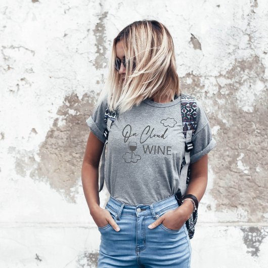 オンクラウドワインブライダルシャワーバチェロレッテ Tシャツ