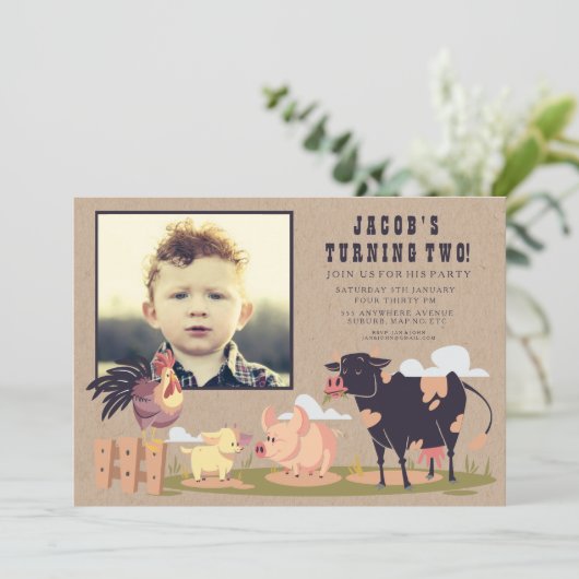 オンザファーム納屋周囲の庭子供の誕生日フォト招待状 招待状 (スタンド正面)