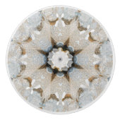 オーガニックで幾何学的な中立写実的な石造りの曼荼羅 セラミックノブ (正面)