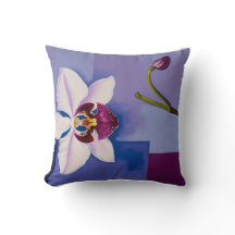 オーキッドウィスパーズ：白と紫のトーンのパステル