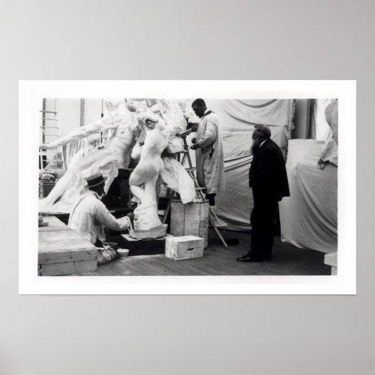 オーギュスト・ロダンがパリのスタジオで ポスター (正面)