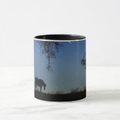 オークかわいらし材の木々と馬と星空の夜 マグカップ (中央)