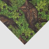 オークの木に生えた緑と茶色のフクロウ 薄葉紙 (詳細)