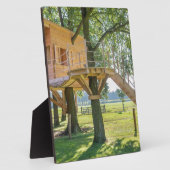 オークの木に草を植えた木造の家 フォトプラーク (側面)