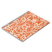 オークの枝や離れ、ダマスクのパターンの暗い ノートブック (左側)