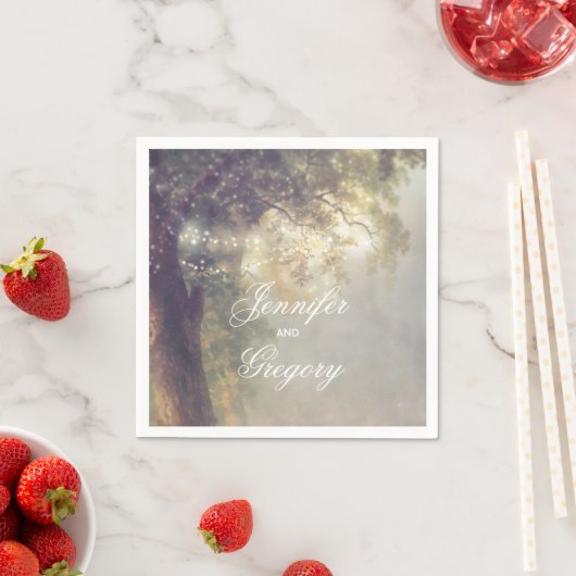 オークツリーとストリングライトの素朴庭園の結婚式 スタンダードカクテルナプキン (インサイチュ)