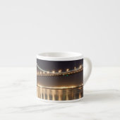 オークランド湾橋夜反射 エスプレッソカップ (正面右)