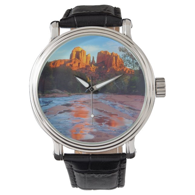 オークリークに反射する大聖堂ロックのサンセット 腕時計 (正面)