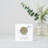 オークレイエローネイビーグレー編み物ウールヤーンボール スクエア名刺 (スタンド正面)