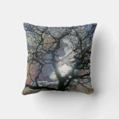 オーク材の初期春、色の空の編集 クッション (裏面)