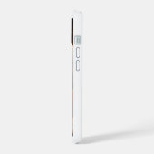 オーケストラのエレガンス: バイオリン属の舞台ポートレート iPhone 15ケース (左側面)