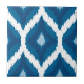 オーシャンブルーのイカットのモダンな民族の幾何学的なプリント タイル (正面)