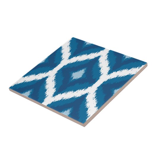 オーシャンブルーのイカットのモダンな民族の幾何学的なプリント タイル (側面)